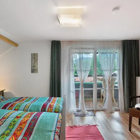 度假居 Haus Ruheplatzerl *
